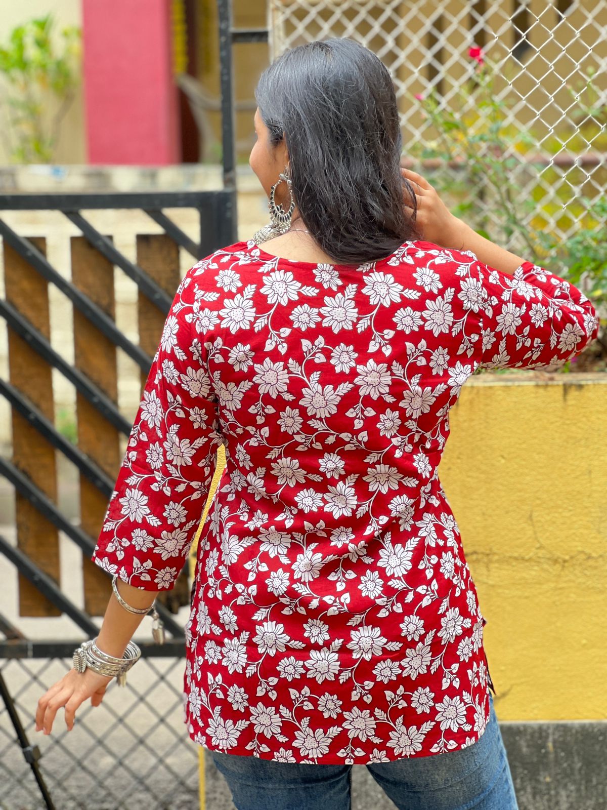 women's short top