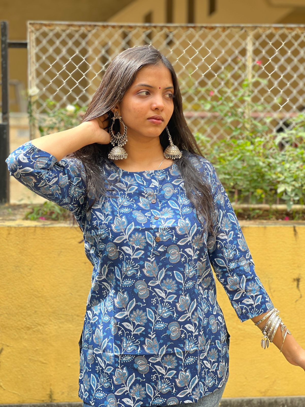 women's short top