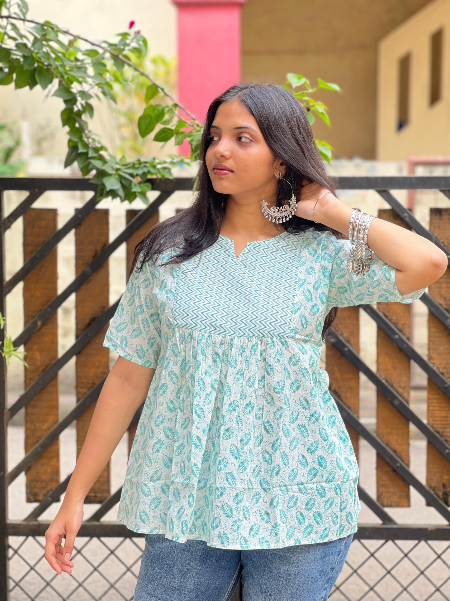 women's short top