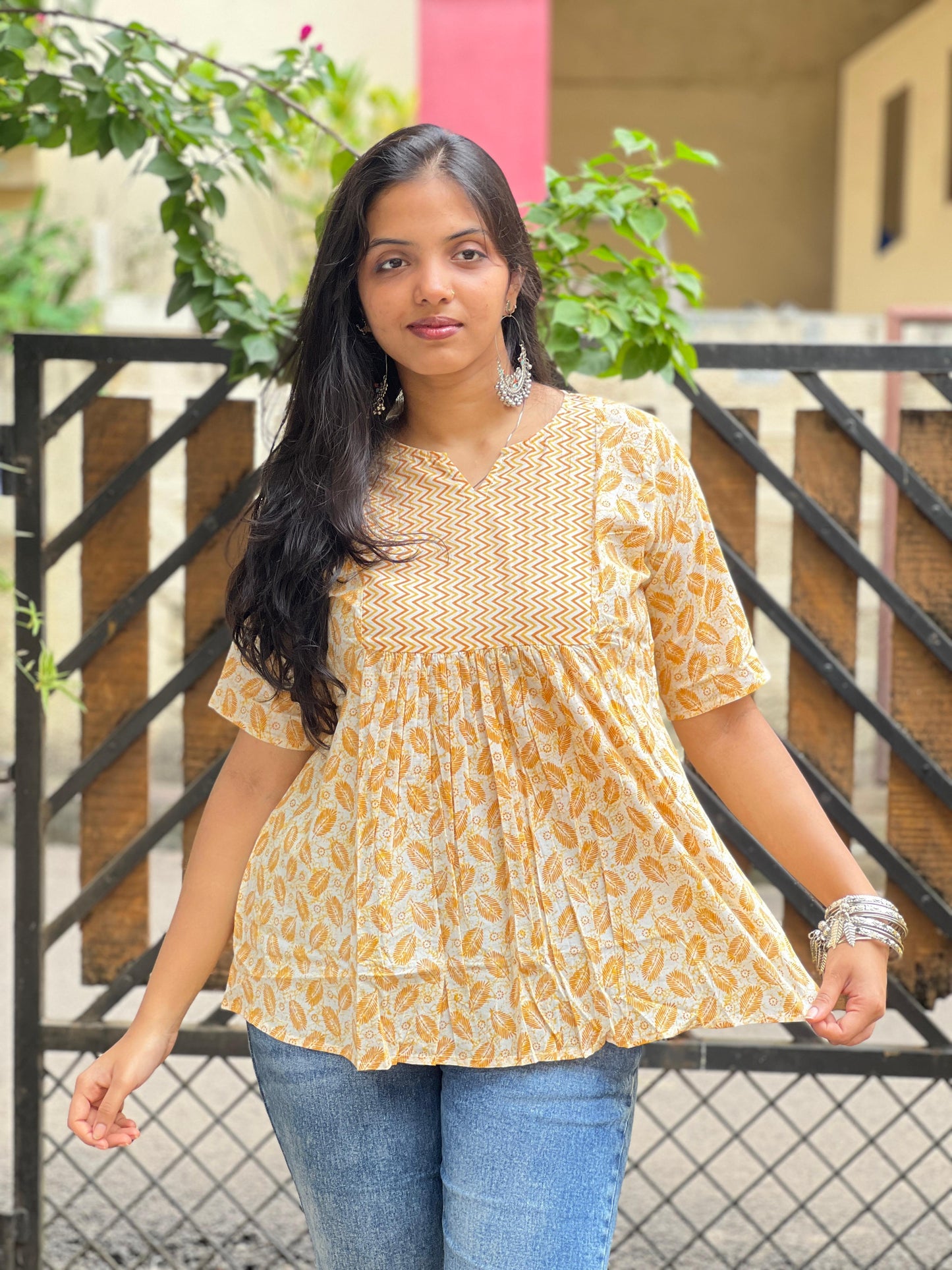 women's short top