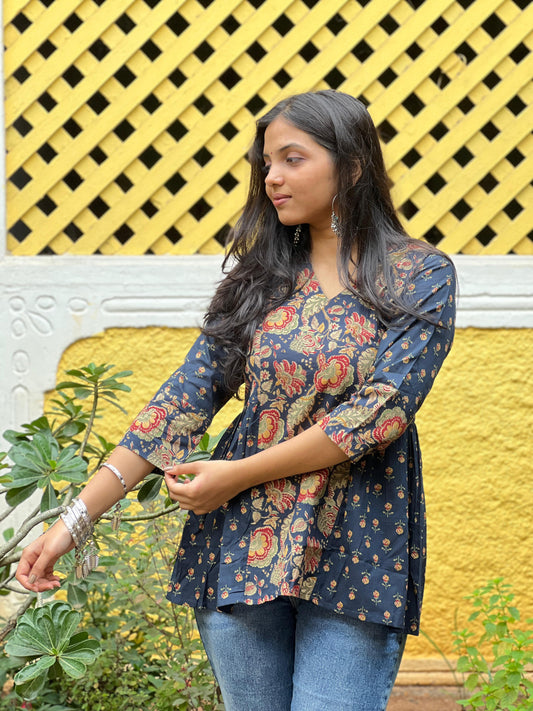 women's short top