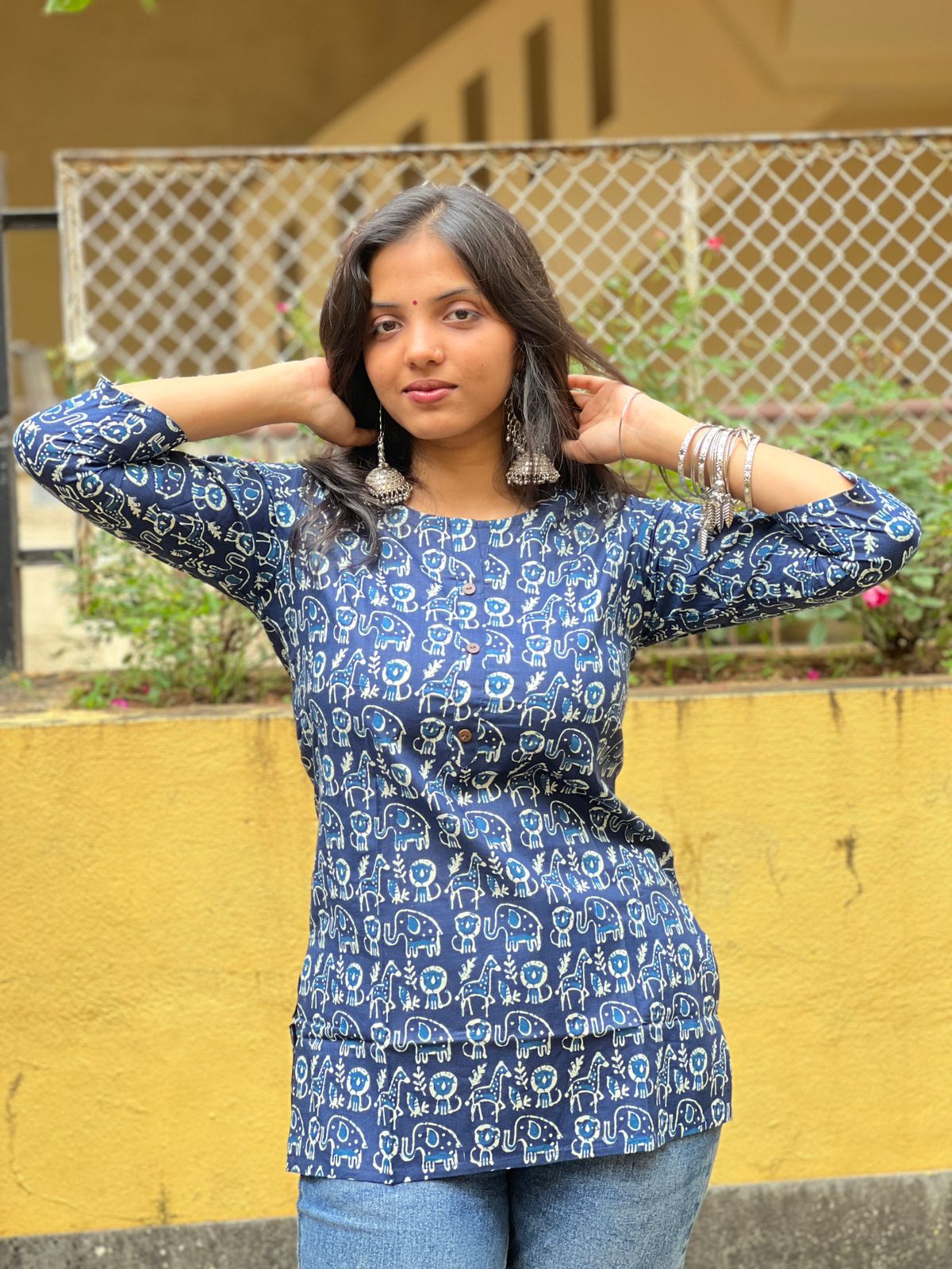 women's short top