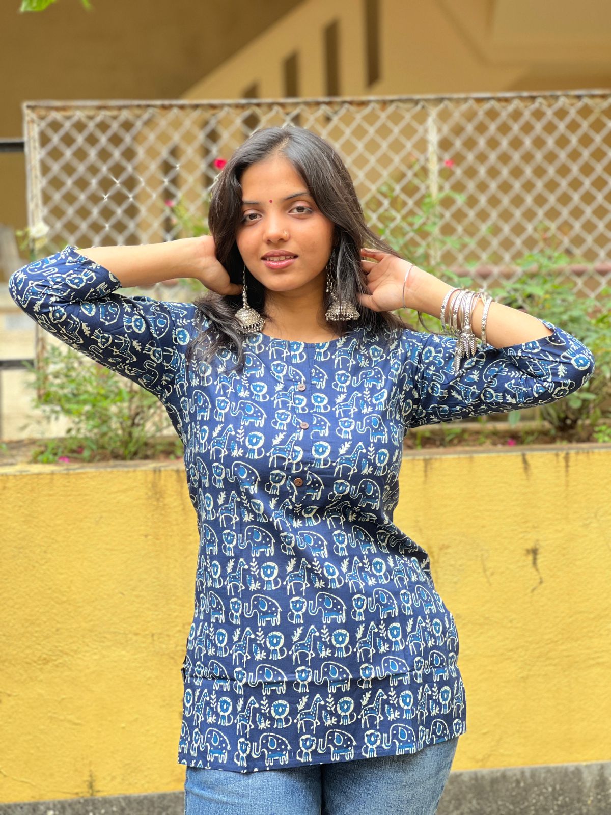 women's short top