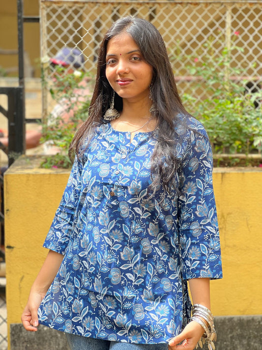 women's short top